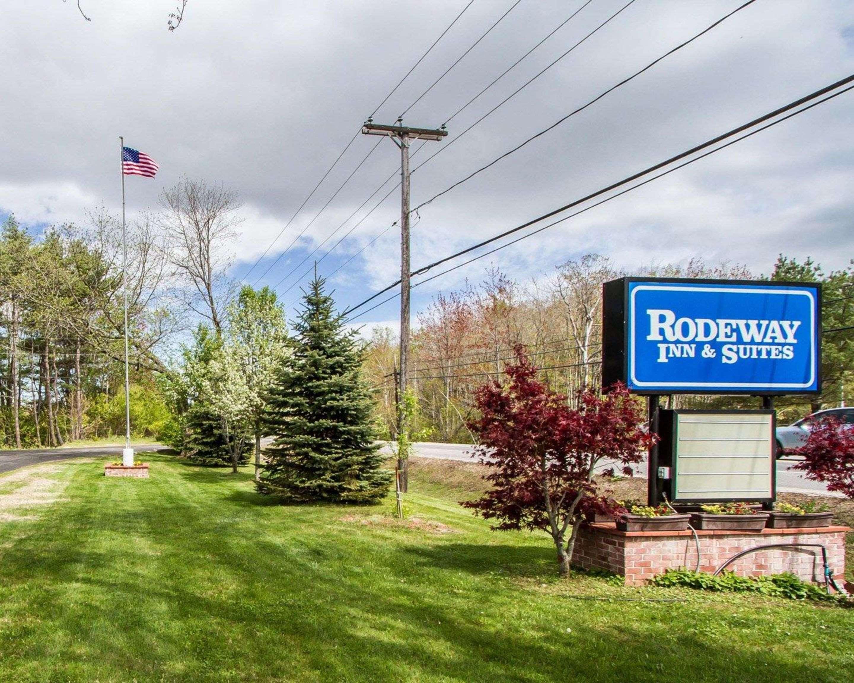 Rodeway Inn & Suites Brunswick Near Hwy 1 Buitenkant foto