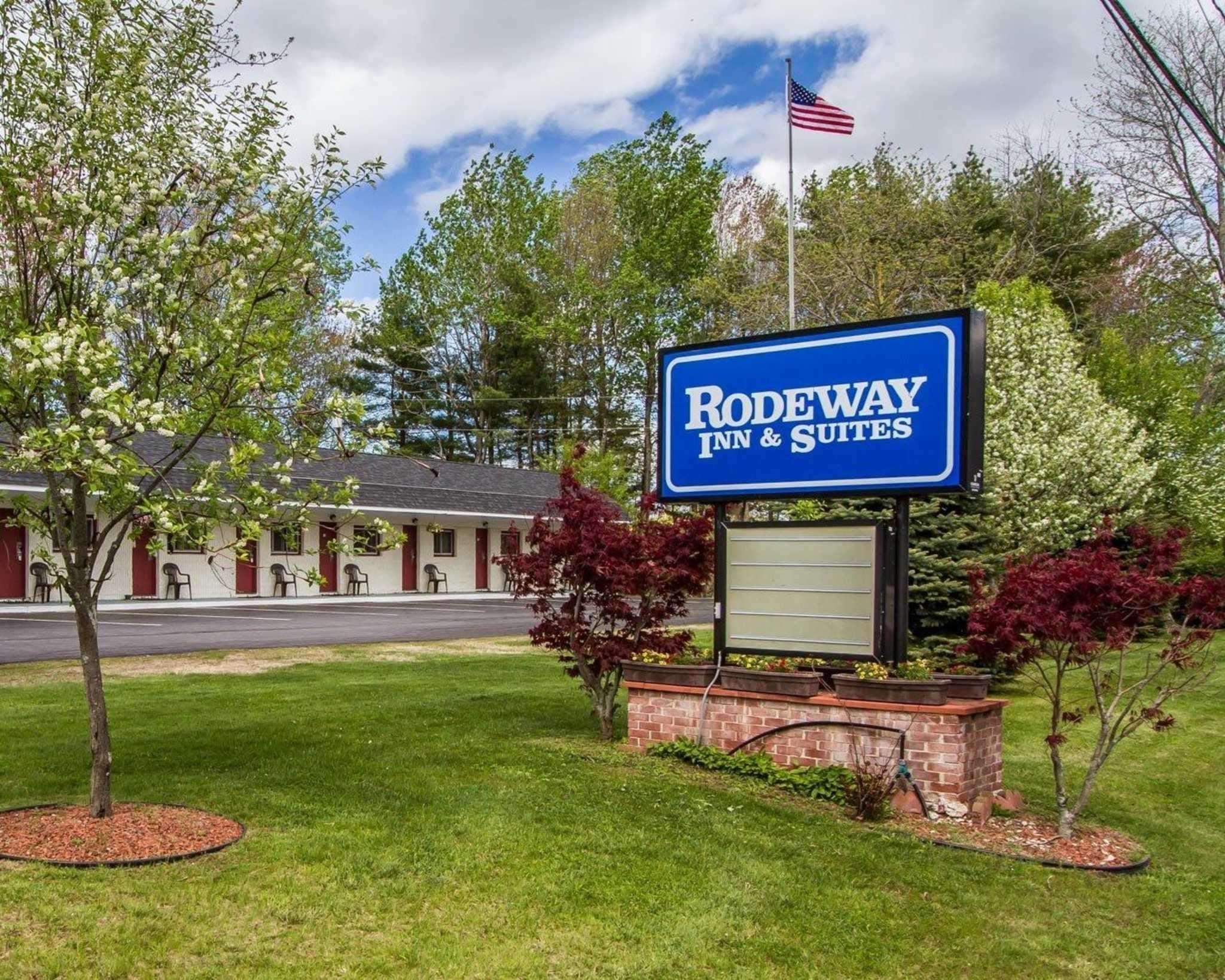 Rodeway Inn & Suites Brunswick Near Hwy 1 Buitenkant foto