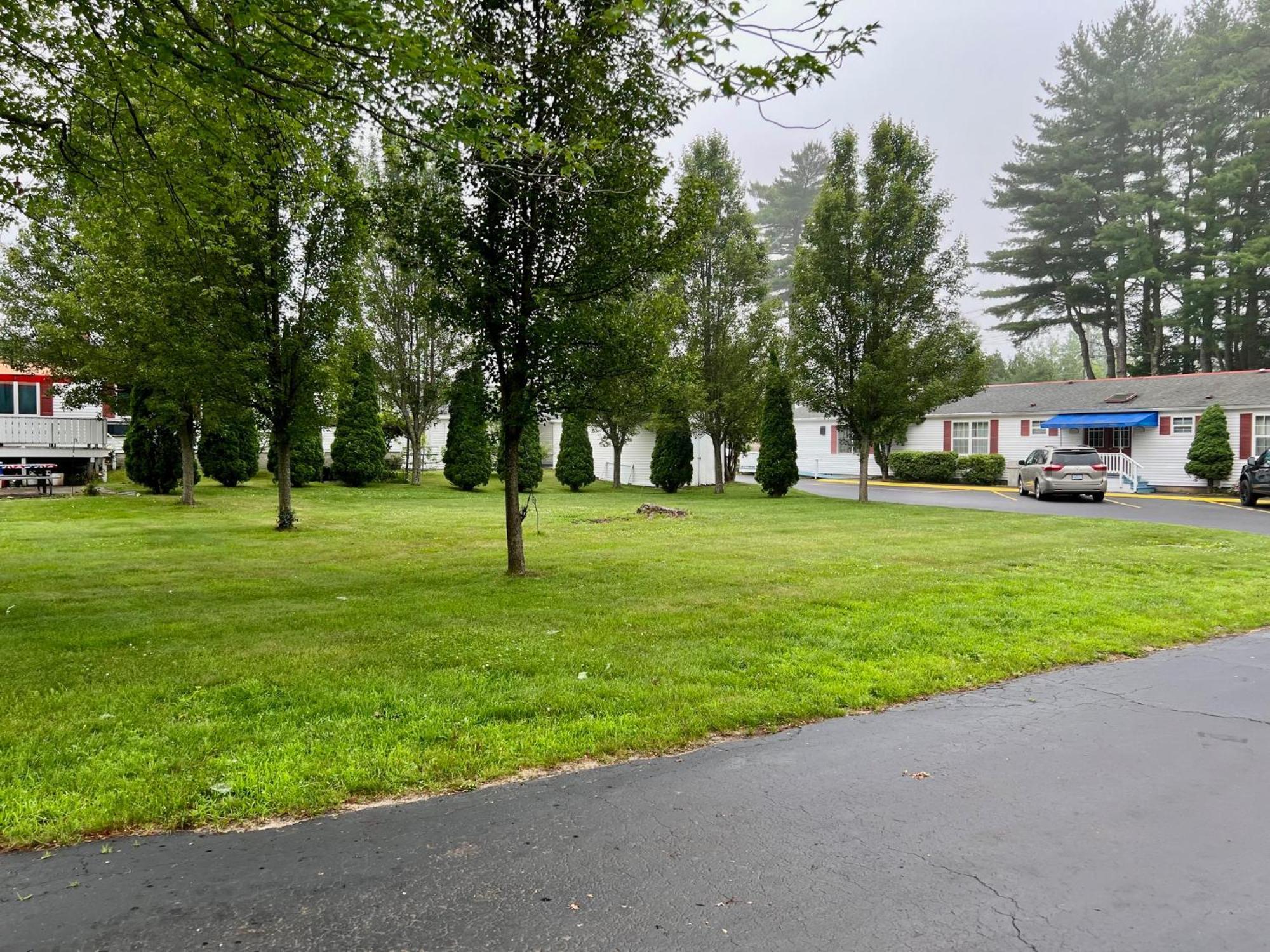 Rodeway Inn & Suites Brunswick Near Hwy 1 Buitenkant foto