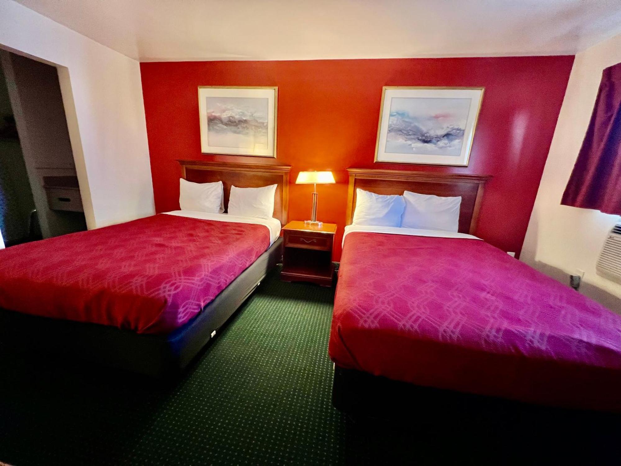 Rodeway Inn & Suites Brunswick Near Hwy 1 Buitenkant foto