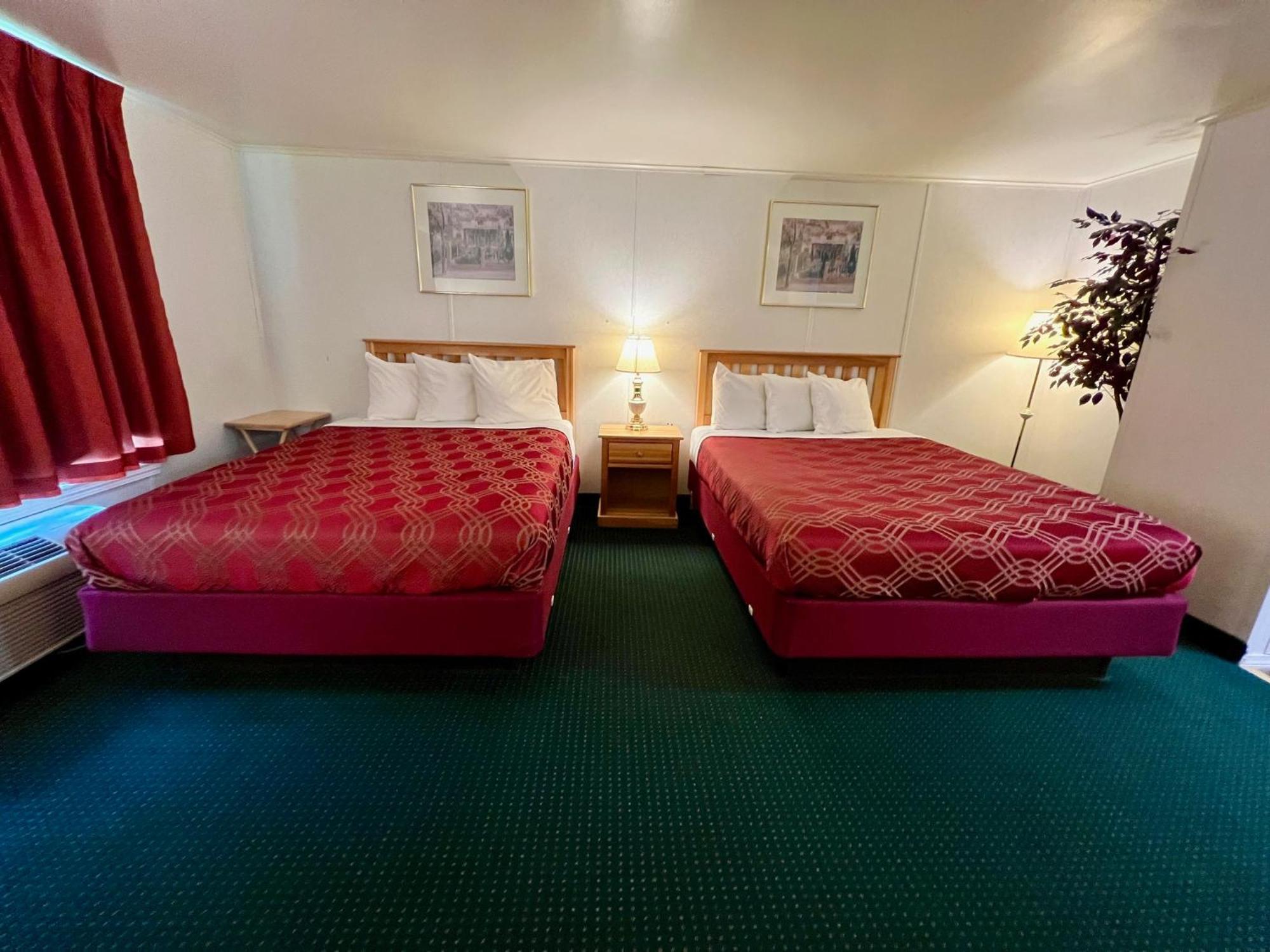 Rodeway Inn & Suites Brunswick Near Hwy 1 Buitenkant foto