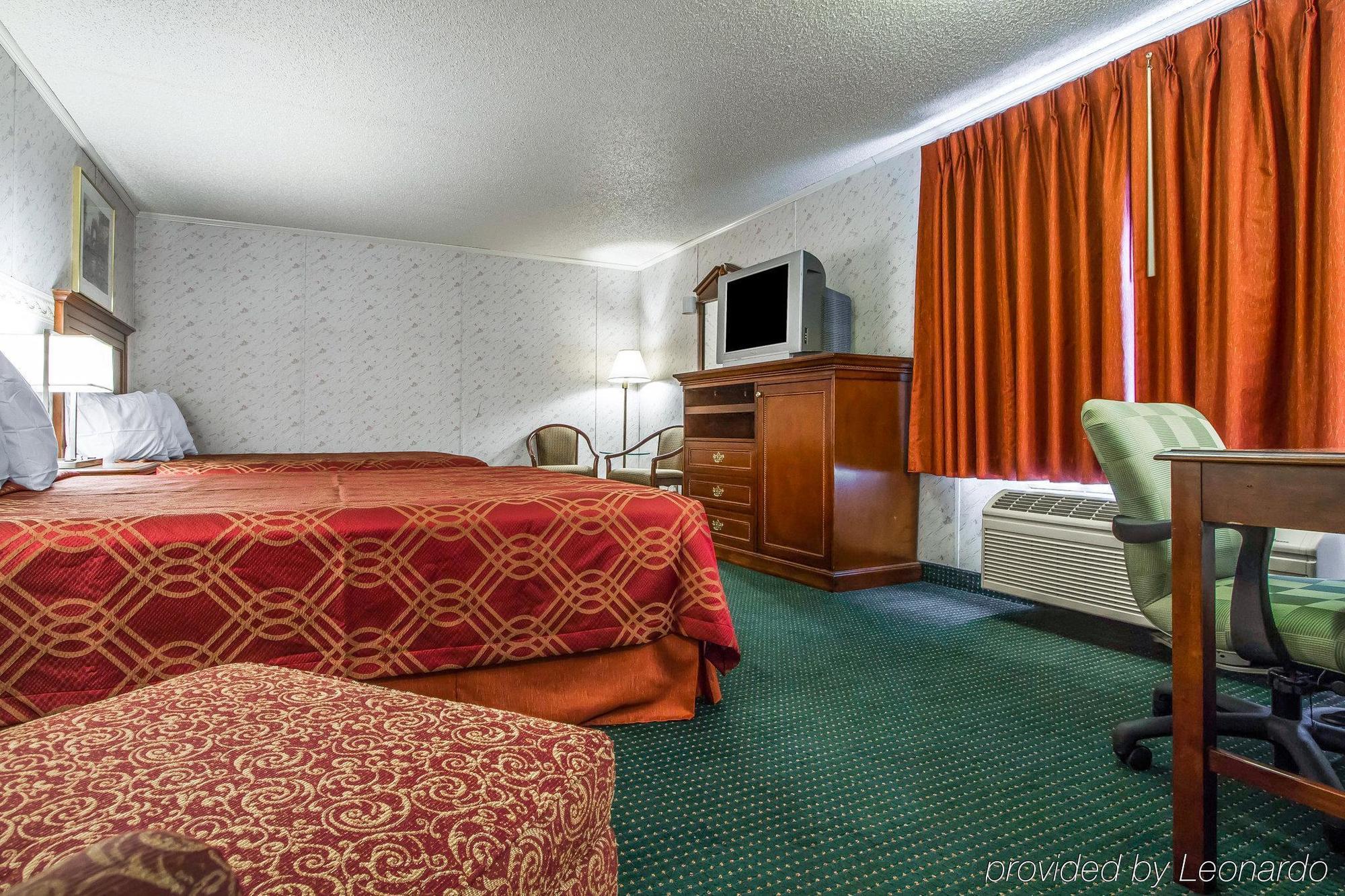 Rodeway Inn & Suites Brunswick Near Hwy 1 Buitenkant foto