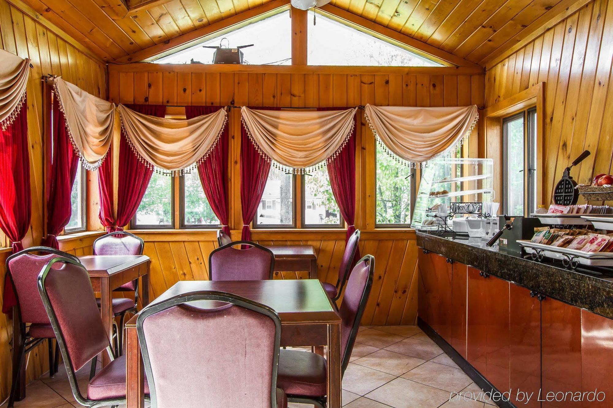 Rodeway Inn & Suites Brunswick Near Hwy 1 Buitenkant foto