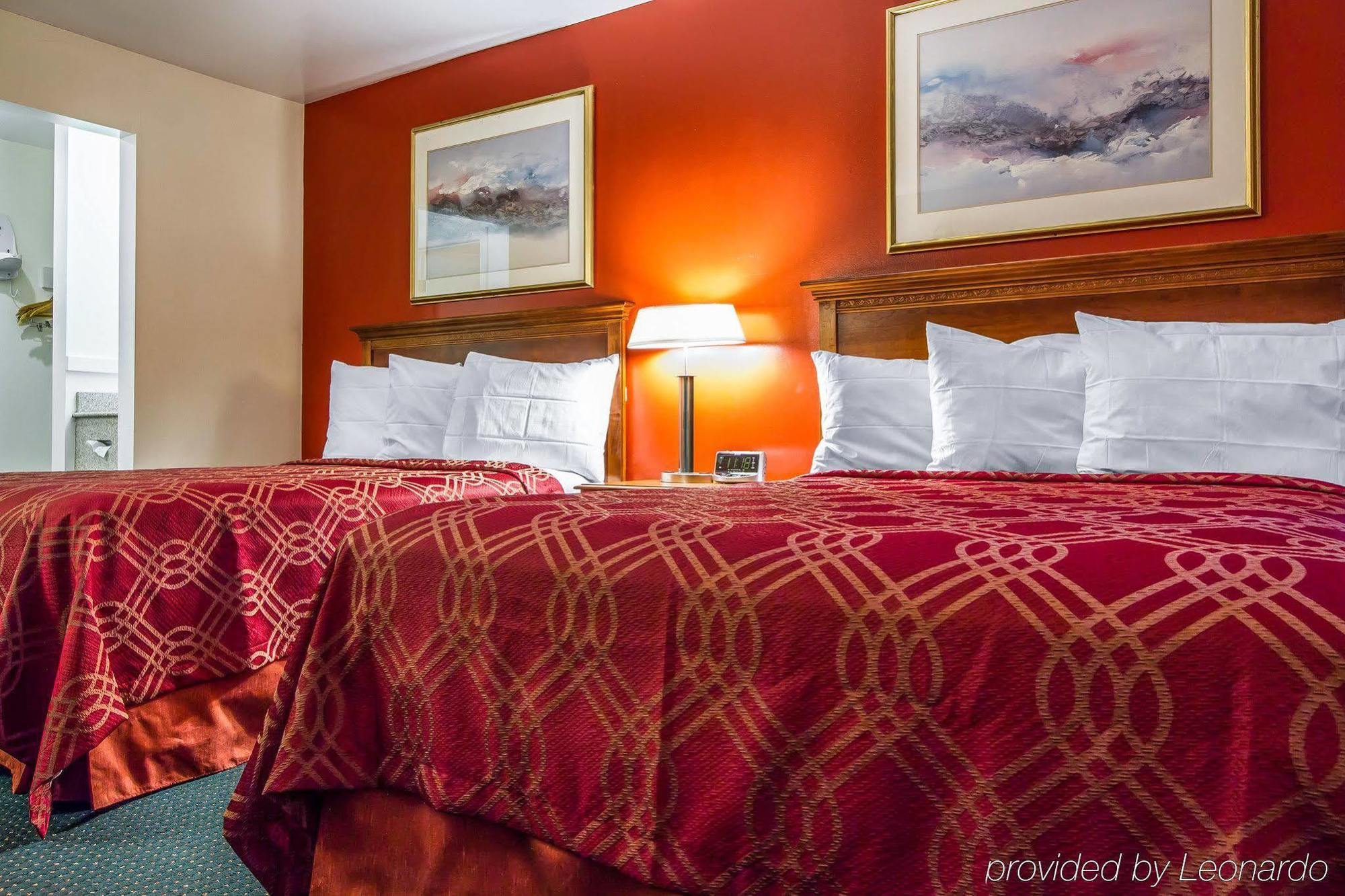 Rodeway Inn & Suites Brunswick Near Hwy 1 Buitenkant foto